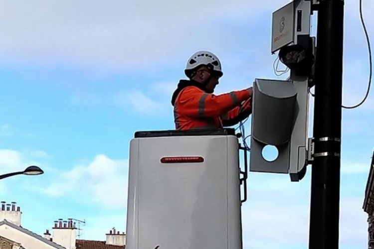 Paris'te ara&ccedil;ların g&uuml;r&uuml;lt&uuml; emisyonları &ouml;l&ccedil;&uuml;lecek