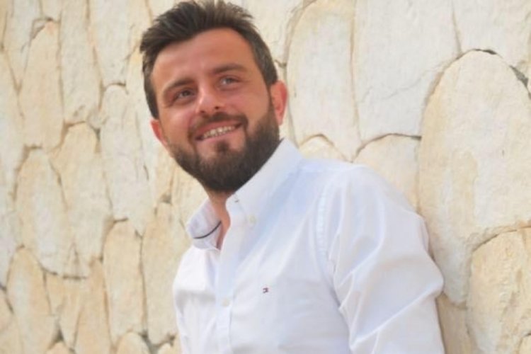Gen&ccedil; adam l&uuml;ks otomobilin i&ccedil;inde &ouml;l&uuml; bulundu