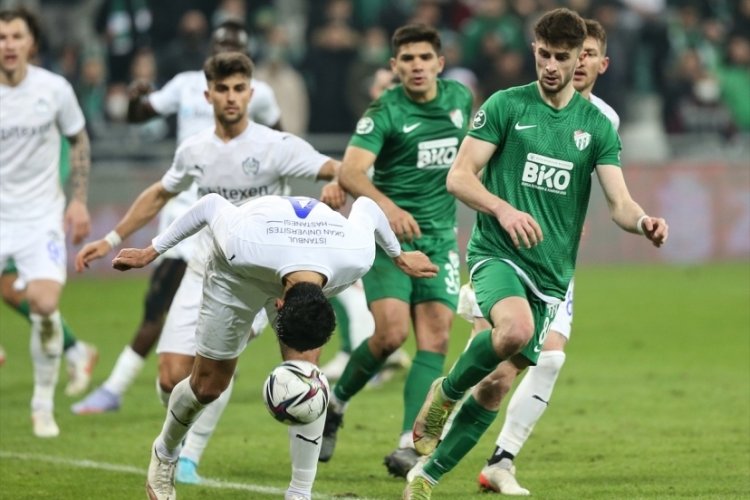 Bursaspor, 9 kişi kalan Tuzlaspor'a mağlup oldu!