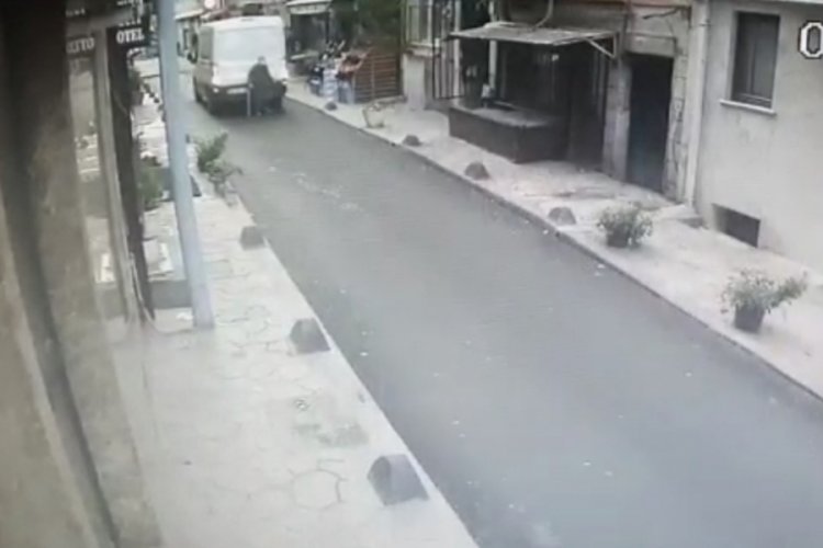70 yaşındaki kadın minib&uuml;s&uuml;n altında kaldı
