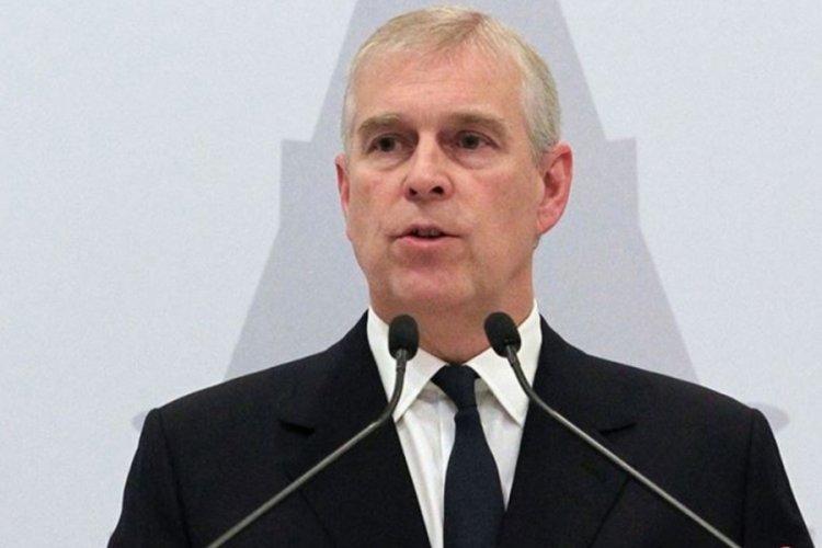 York D&uuml;k&uuml; Prens Andrew, kendisini cinsel istismarla su&ccedil;layan kadınla anlaşmaya vardı