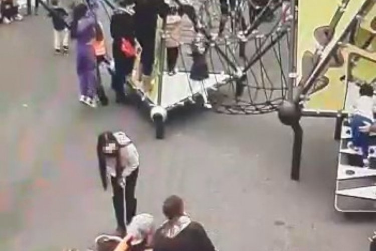 İstanbul'da hırsızlık turuna &ccedil;ıkan &ccedil;ocuklar kameralarda
