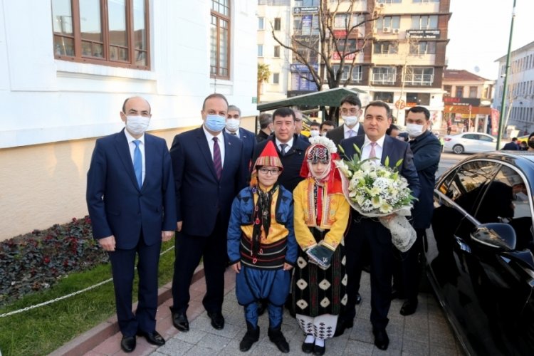 &Ouml;zbekistan Fergana Heyeti Vali Canbolat'ı ziyaret etti