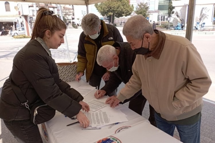 Gemlik'te "K&ouml;rfezime Dokunma" diyenlerden imza