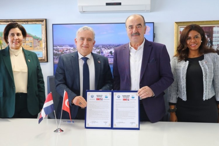 Bursa Mudanya'ya Dominik'ten yeni kardeş şehir
