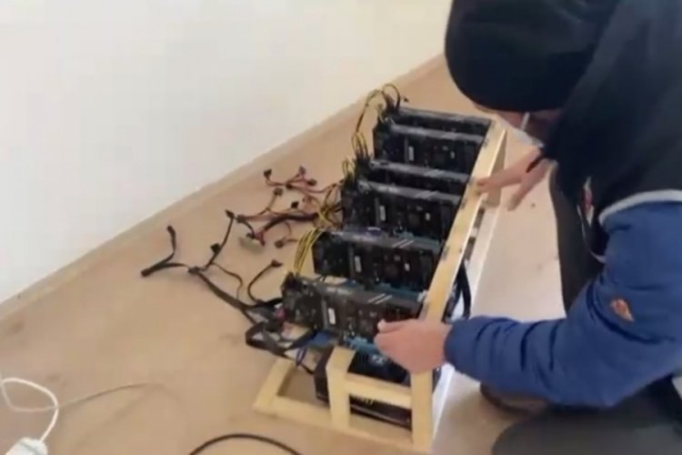 Kocaeli'de kripto para d&uuml;zeneği operasyonu
