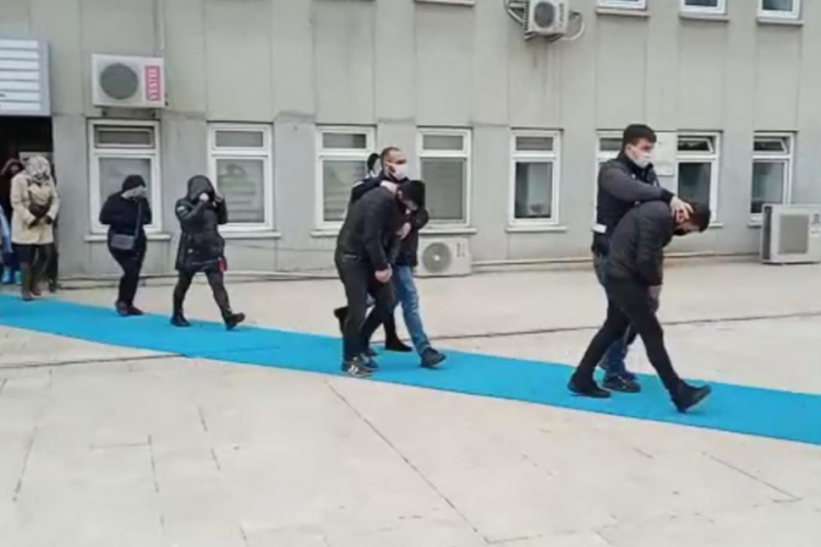 2 ilde fuhuş operasyonu: 3 ş&uuml;pheli tutuklandı