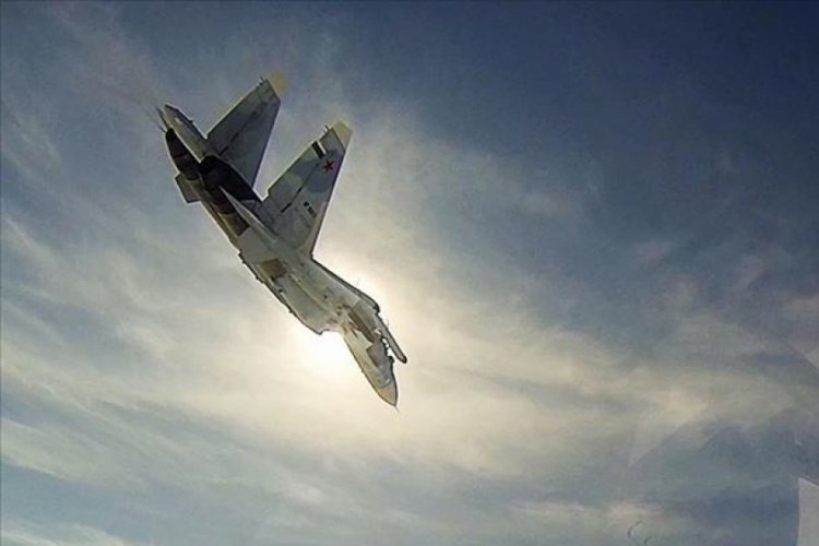 Akdeniz'de sıcak saatler! Rus u&ccedil;akları ABD'yi engelledi
