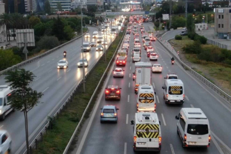 Karayolları Genel M&uuml;d&uuml;rl&uuml;ğ&uuml;'nden s&uuml;r&uuml;c&uuml;lere uyarı!