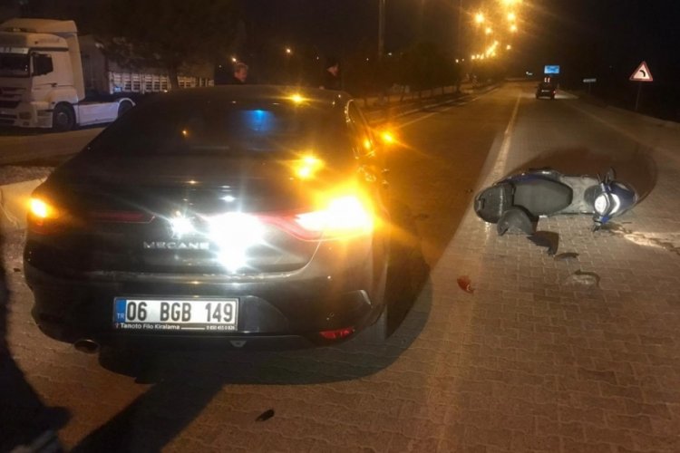 Motosiklet ile otomobil &ccedil;arpıştı: 1 yaralı