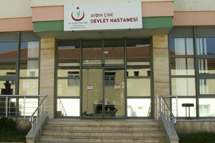 12 &ouml;ğrenci gıda zehirlenmesi ş&uuml;phesiyle hastaneye kaldırıldı