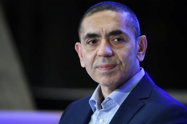 Uğur Şahin a&ccedil;ıkladı! Korona ka&ccedil; yıl daha bizimle?