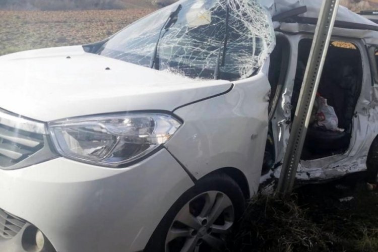 Tekirdağ'da tır ile hafif ticari ara&ccedil; &ccedil;arpıştı: 1 &ouml;l&uuml;, 3 yaralı