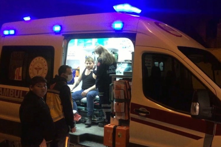 Yangını s&ouml;nd&uuml;rmek isterken dumandan zehirlendi