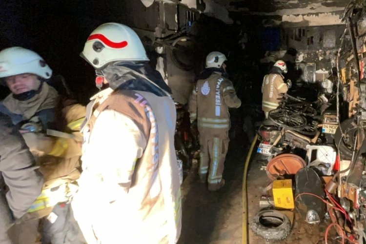 Motosiklet tamir d&uuml;kkanındaki yangın panik yarattı