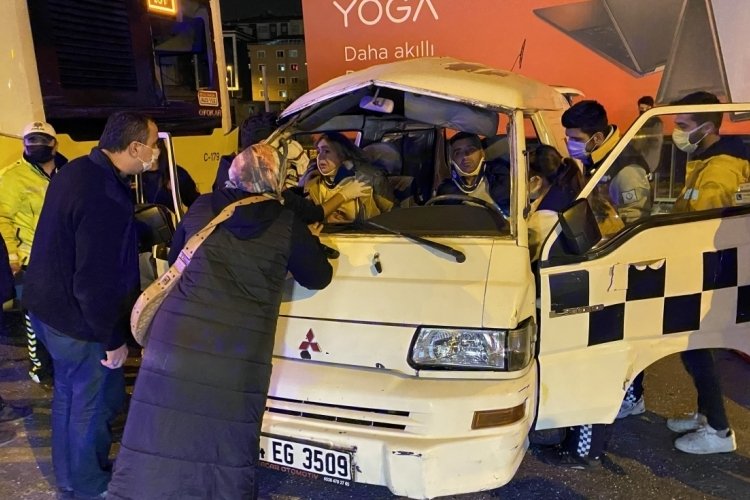 E-5'te zincirleme trafik kazası: 2 yaralı