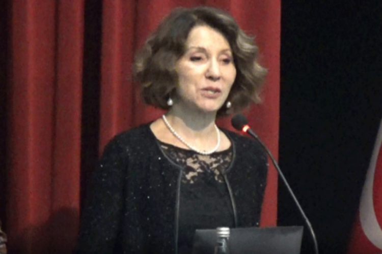 Dolandırılan profes&ouml;r konuştu: Vatana hizmet ediyorsun