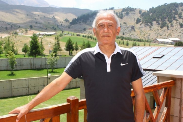 Efsane futbolcu Muzaffer Et&ccedil;il hayatını kaybetti
