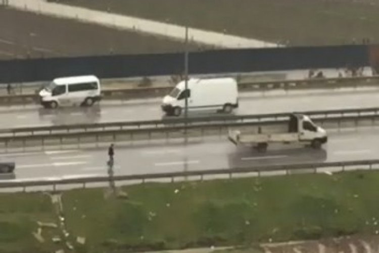 Bursa &ccedil;evreyolunda orta şeritte y&uuml;r&uuml;yerek tehlike sa&ccedil;tı