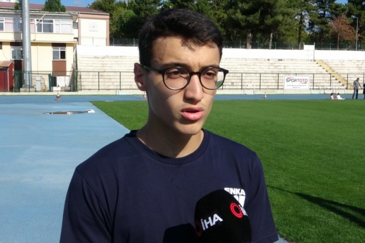 Taha &Ouml;zal "Olimpiyat havuzunun i&ccedil;indeyim"