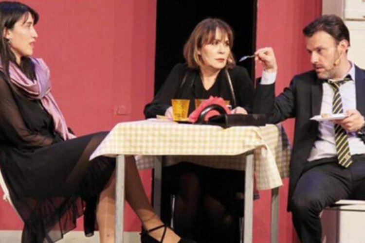 &Uuml;nl&uuml; oyuncular kuliste &ouml;zlem giderdi