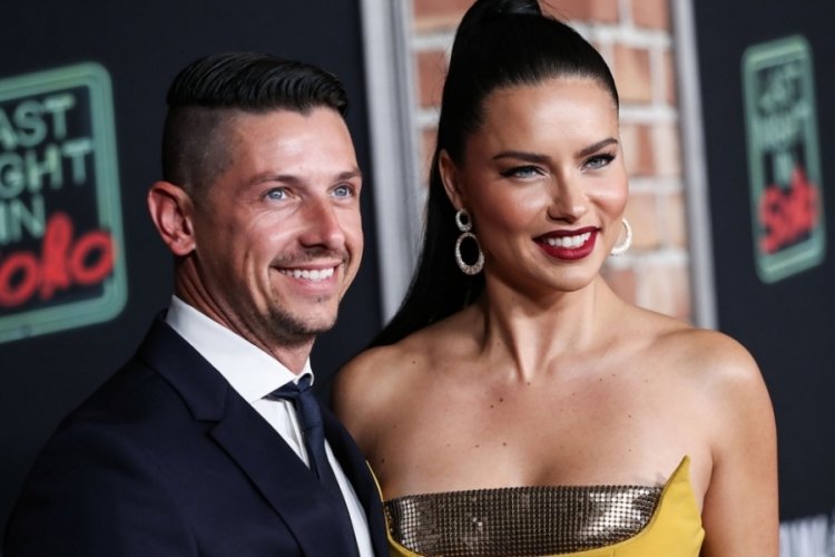 Adriana Lima hamile olduğunu a&ccedil;ıkladı