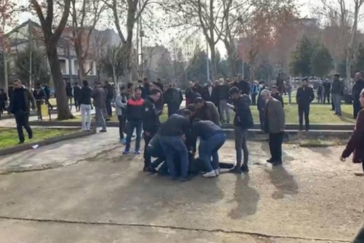 Parkta y&uuml;r&uuml;rken neye uğradığını şaşırdı!
