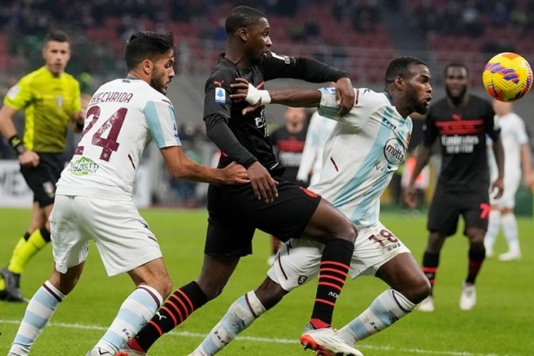 Milan, lig sonuncusu Salernitana ile puanları paylaştı