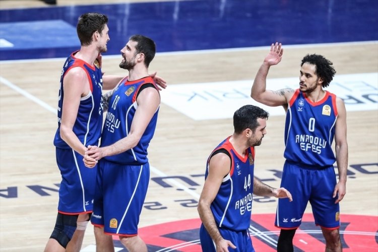 Bursa'da nefes kesen final! Şampiyon Anadolu Efes!