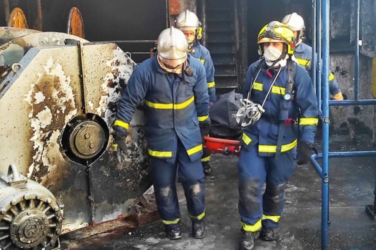 Yunanistan'daki feribot yangınında bir kişinin cansız bedeni bulundu