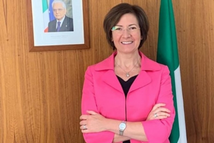 İtalya'nın Avustralya B&uuml;y&uuml;kel&ccedil;isi balkondan d&uuml;şerek hayatını kaybetti