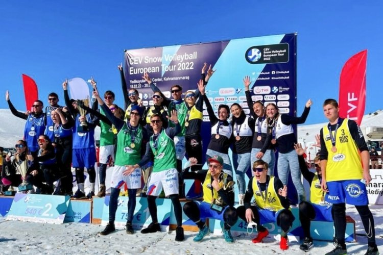 Bursalı sporcu Sanem g&ouml;z doldurdu
