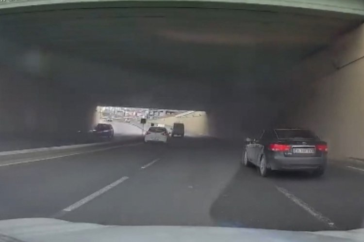 İstanbul'da makas ve hız kaza ile sonu&ccedil;landı