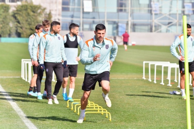 Başakşehir, erteleme ma&ccedil;ında Konyaspor'u konuk edecek