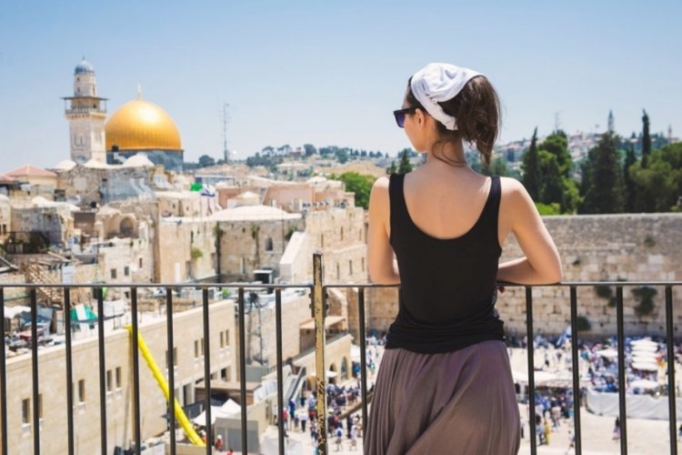 İsrail, kapılarını t&uuml;m turistlere a&ccedil;ıyor