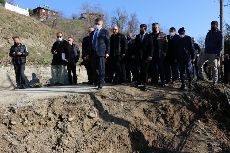 Heyelan nedeniyle 17 ev boşaltıldı