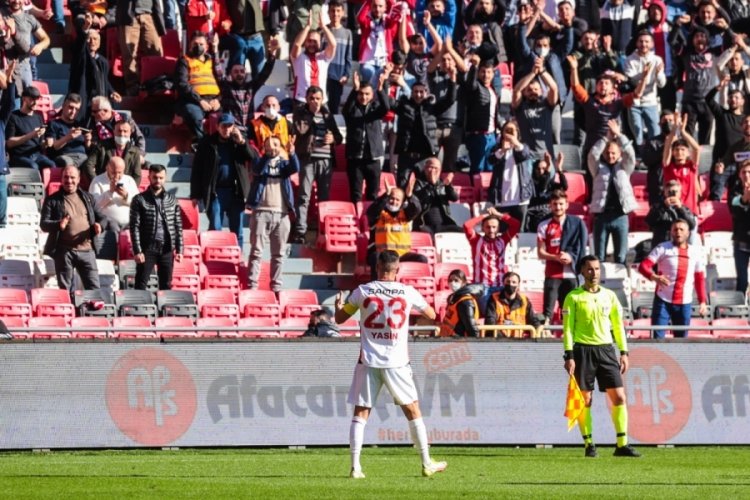 Yasin &Ouml;ztekin kariyer rekorunu kırdı
