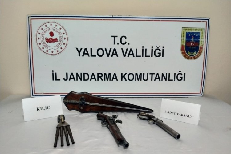 Yalova'da tarihi tabanca ve kılı&ccedil; ele ge&ccedil;irildi