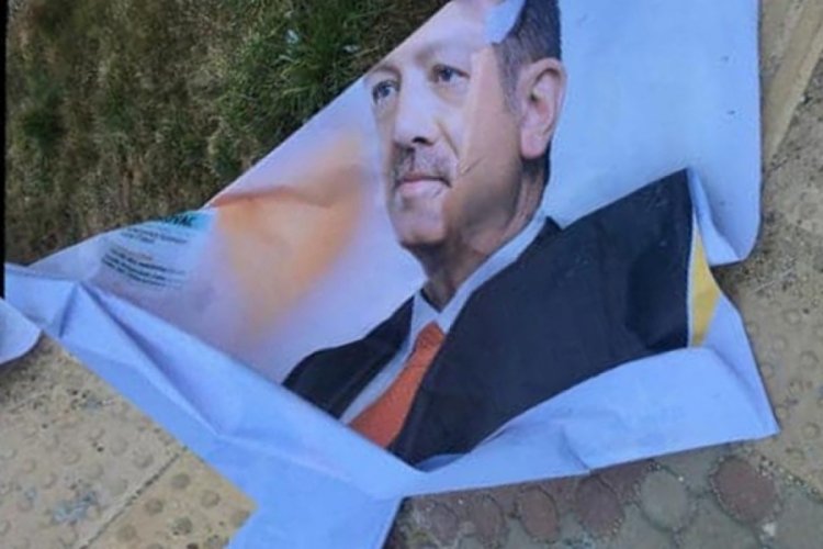 Cumhurbaşkanının afişlerini yırtan şahıs g&ouml;zaltına alındı