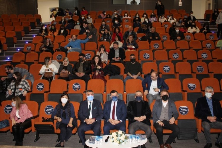 "Perdenin Arkasındaki Karag&ouml;z" belgeseli Bursa'da izlendi