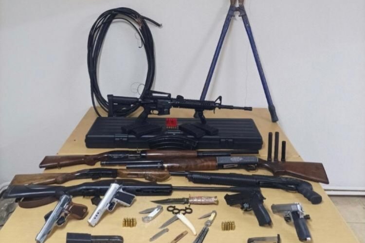 Sakarya'da kablo hırsızının evinden 9 silah &ccedil;ıktı