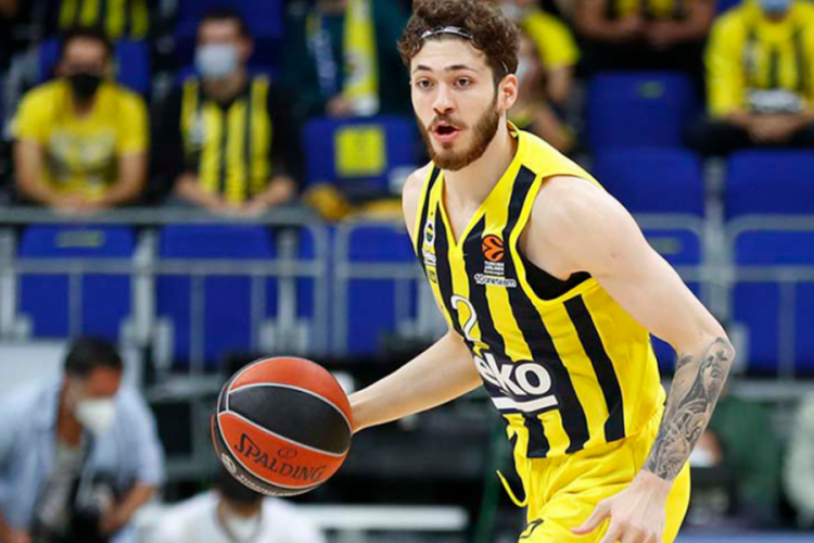 Fenerbah&ccedil;e Beko'nun oyuncusu Şehmus Hazer'in acı g&uuml;n&uuml;