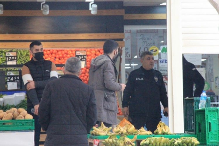 Evli &ccedil;ifte s&uuml;permarkette kurşun yağdırdılar!