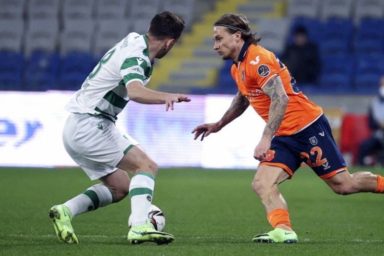 Başakşehir &ccedil;ıkışını Konyaspor karşısında s&uuml;rd&uuml;rd&uuml;