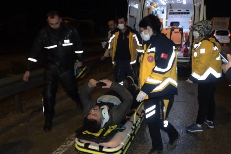 Motosikletli kurye sipariş yetiştirirken kaza yaptı