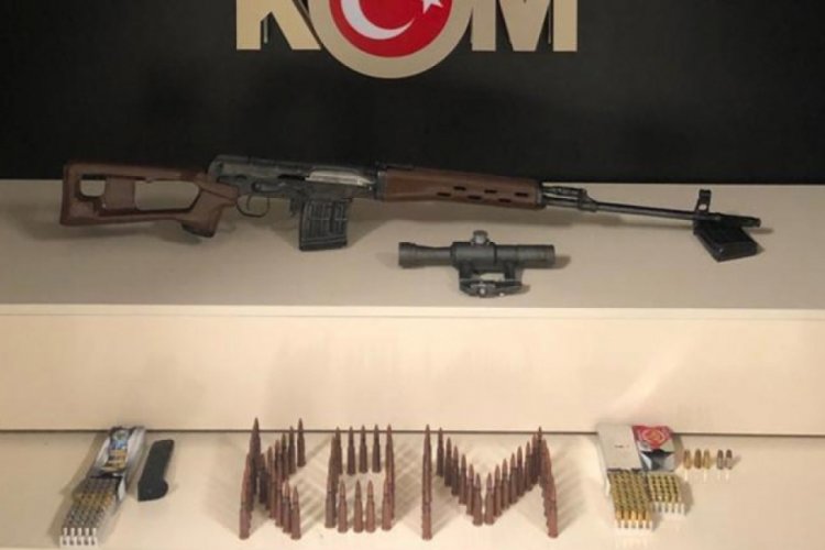 Van'da aramalarda keskin nişancı silahı ele ge&ccedil;irildi