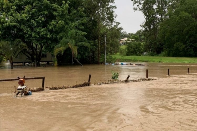 Avustralya'yı sel vurdu! 1 &ouml;l&uuml;, 10 kayıp
