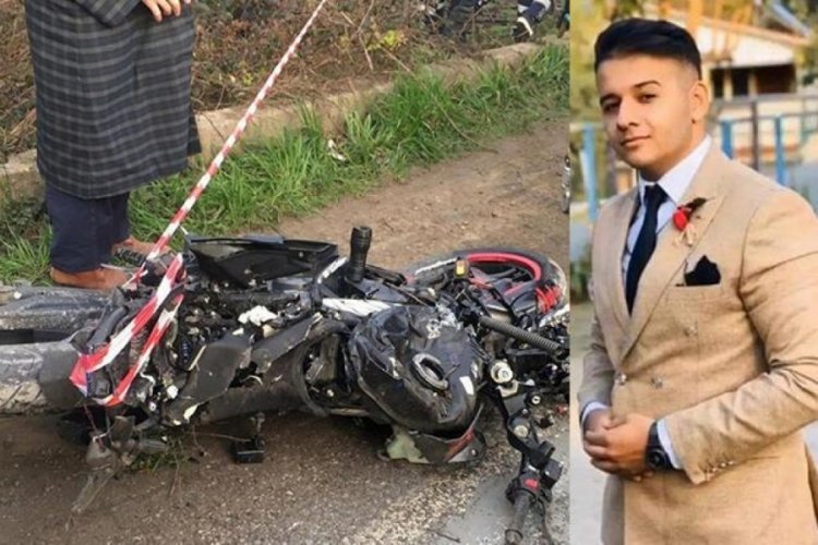 Kamyonetin altına giren motosikletli Furkan yaşamını yitirdi