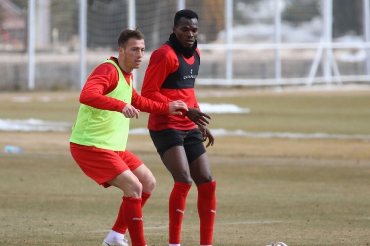 Sivasspor, Beşiktaş ma&ccedil;ının &ccedil;alışmalarını s&uuml;rd&uuml;rd&uuml;