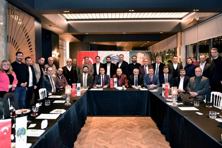 Başkan D&uuml;ndar Bursa Fan Kul&uuml;p &uuml;yeleriyle buluştu